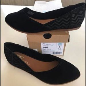 Brand new Women’s Toms Jutti flats